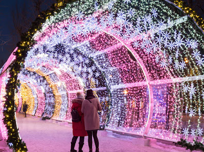 How to Create a Minimalist Christmas: Focus on Experiences Over Things