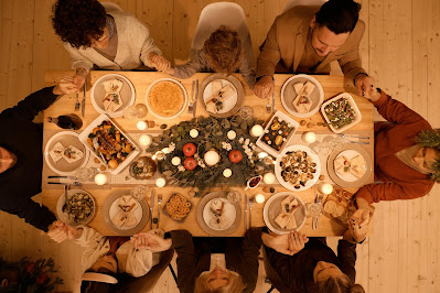 How to Plan an Eco-Friendly Holiday Party for Winter